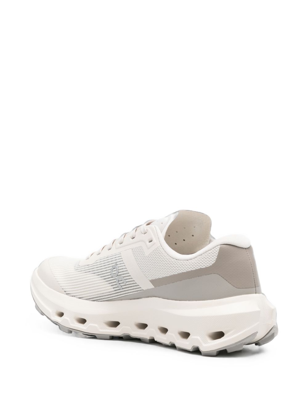 On Cloudvista 3 Sneakers On